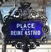 Voir la plaque.