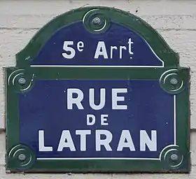 Voir la plaque.