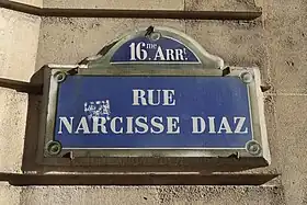 Voir la plaque.