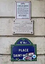 Plaque au no 9, en hommage au résistant Robert Gauthier.