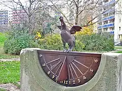 "Un coq qui chante", Sculpture