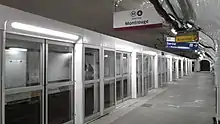 Portes palières en cours de pose à la station Mouton-Duvernet, en août 2018