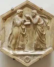 Sculpture en bas-relief sur une plaque hexagonale de marbre, représentant deux hommes en toge en train de débattre sur un manuscrit.