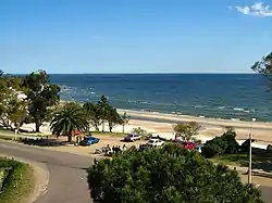 Vue sur le Rio de la Plata et la plage Mansa depuis la résidence El Planeta à Atlántida.