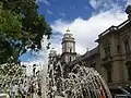 Place Bolivar, cathédrale et palais de l'archevêque.