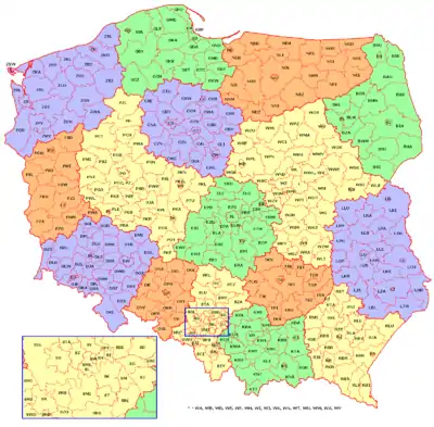 Carte de la Pologne avec les districts et villes-districts.