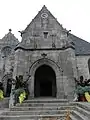 L'église paroissiale Saint-Efflam : le porche méridional