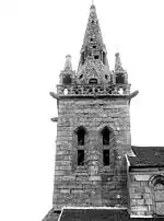 L'église paroissiale Saint-Efflam : le clocher (photo ancienne d'Eugène Lefèvre-Pontalis)