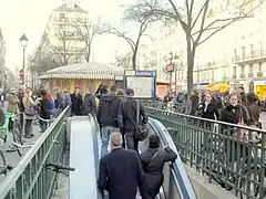 Débouché de l'escalator.