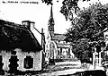 Le bourg de Pleuven vers 1920 (carte postale Villard).