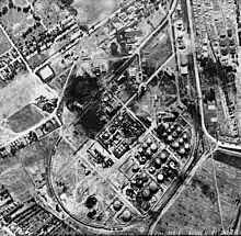 Dommages causés par les bombes visibles dans la raffinerie Columbia Aquila à Ploiești, Roumanie.