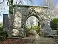 Chapelle Saint-Germain, porte triomphale à l'entrée du placître.