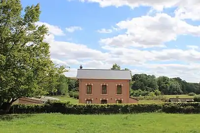 L'ancienne gare de la ligne de Romery à Liart.