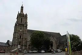 Église Notre-Dame du début XVIe siècle, la tour est de 1554.