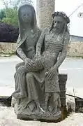 La pietà du calvaire du cimetière de Ploudaniel (XIVe siècle).