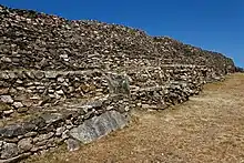 Vue avant du cairn secondaire.