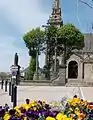 Plouguerneau : l'église paroissiale Saint-Pierre-et-Saint-Paul, vue extérieure.