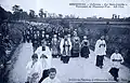 Procession à Plounéour-Trez en 1910, les hommes (carte postale ND Photo).