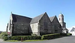 Église Saint-Pierre : Vue extérieure d'ensemble.