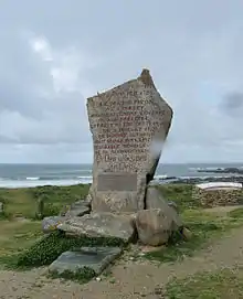 Menhir commémoratif du naufrage du Droits de l'Homme.