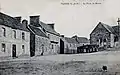 La place du bourg de Plufur vers 1920.