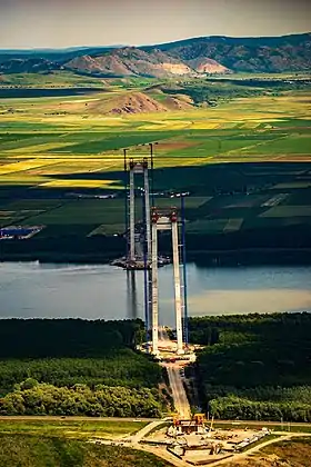 Le pont en cours de construction, en juin 2021.