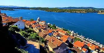 Les scènes de Braavos ont été tournées à Šibenik (Croatie).