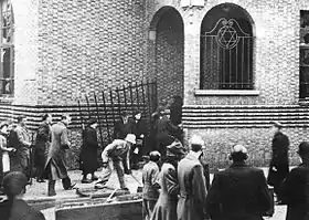 Image de propagande de la mise à sac de la synagogue
