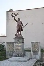 Le Poilu victorieux (monument aux morts)