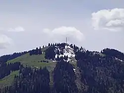 Vue de la pointe de Beauregard avec l'arrivée du télécabine.