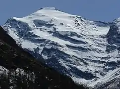 Vue du glacier suspendu de la pointe de Charbonnel, le plus haut sommet des Alpes grées.