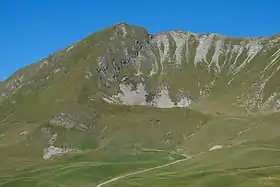 La pointe de Grande Combe vue depuis les abords du col des Annes au sud-est.