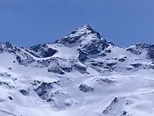 Vue du sommet depuis le centre de la station de Val Thorens.