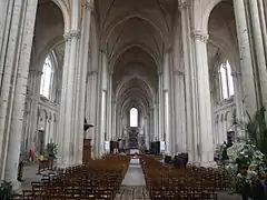 Nef de Cathédrale Saint-Pierre de Poitiers (1160-1379).