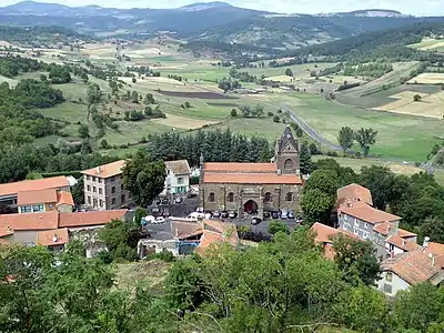 L'église vue de la forteresse.