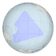 Carte de l'Océanie montrant un grand triangle bleu, formant le Triangle Polynésien, de Hawaï à la Nouvelle-Zélande et l'île de Pâques.