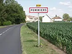 Entrée de Pommiers.