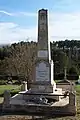 Le monument aux morts dans le cimetière près de l'église (nov. 2011)