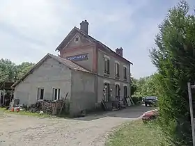 La gare de Pont-Arcy - Viel-Arcy en 2012, sur la ligne Soissons - Cormicy - Guignicourt, transformée en habitation.