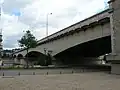 Vue entre le pont Poincaré routier et le pont ferroviaire