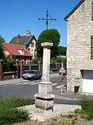 La croix Pierre-Aucher, à la sortie ouest de la ville, rue Louis Boilet / rue Croix Pierre Aucher.