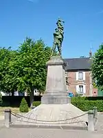 Le monument des Vétérans, place du Maréchal de Lattre de Tassigny, jardin public sur la rive droite de l'Oise.