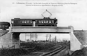 Le pont en béton sur la ligne de Libourne à Bergerac.