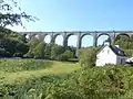 Le viaduc ferroviaire entre Lopérec et Pont-de-Buis (ligne Quimper-Landerneau).