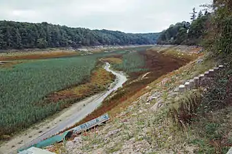 L'Armançon a repris son cours naturel.