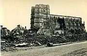 L'église très endommagée lors de la bataille de Normandie en 1944.