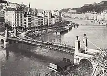 Le pont à haubans en 1900.