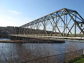 Le pont reliant Melbourne et Richmond. L'un des plus vieux pont de fer (Inscription du côté de Melbourne 1903).