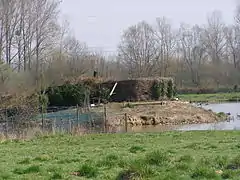 Hutte pour la chasse au bord de la Sambre.