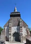 La façade de l'église.